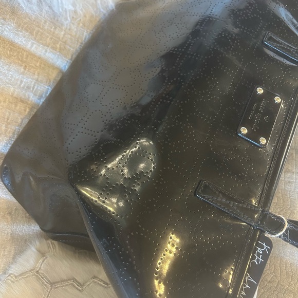 Gorgeous Kate Spade Patent Leather Spade Embossed Shoulder Bag. New! - Picture 9 of 13